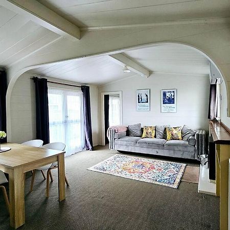 Cosy Lockwood In Town Villa Taupo Kültér fotó